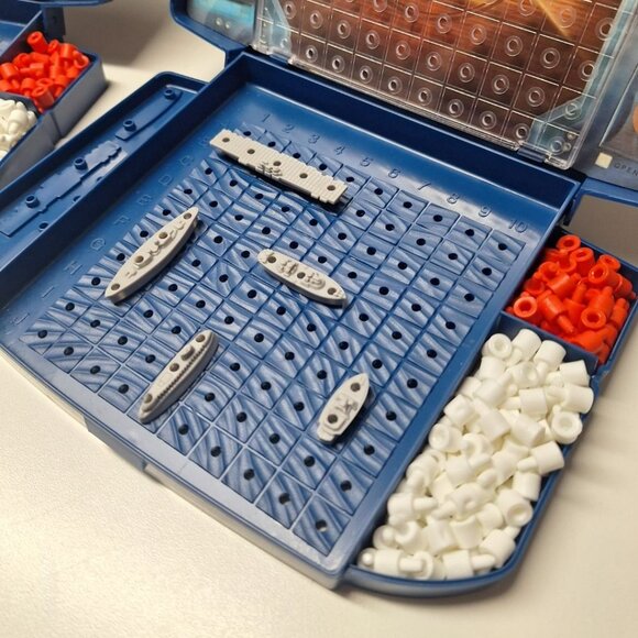 Battleship Combat Game Pieces‎ Ship Cases Blue 2001 Vintage Pegs Carrier No Box - Picture 3 of 10